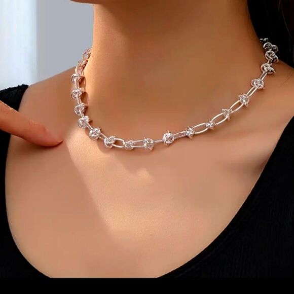 Knot Style Silvery Choker Necklace Y2K Inspired Thick Chain - Picture 1 of 9